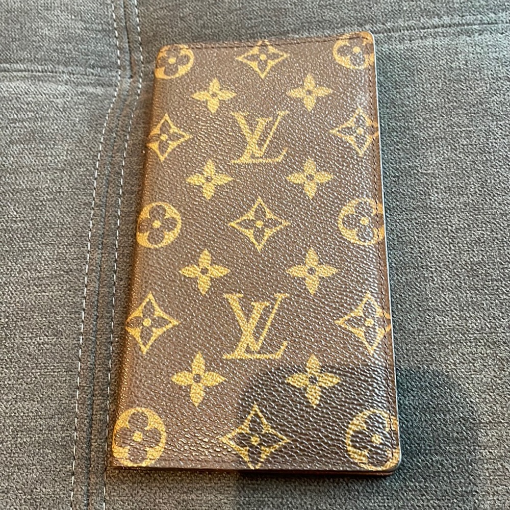 Lv checkbook holder